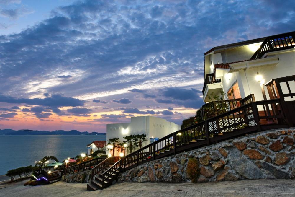 Namhae Bluemare Pension Exteriér fotografie